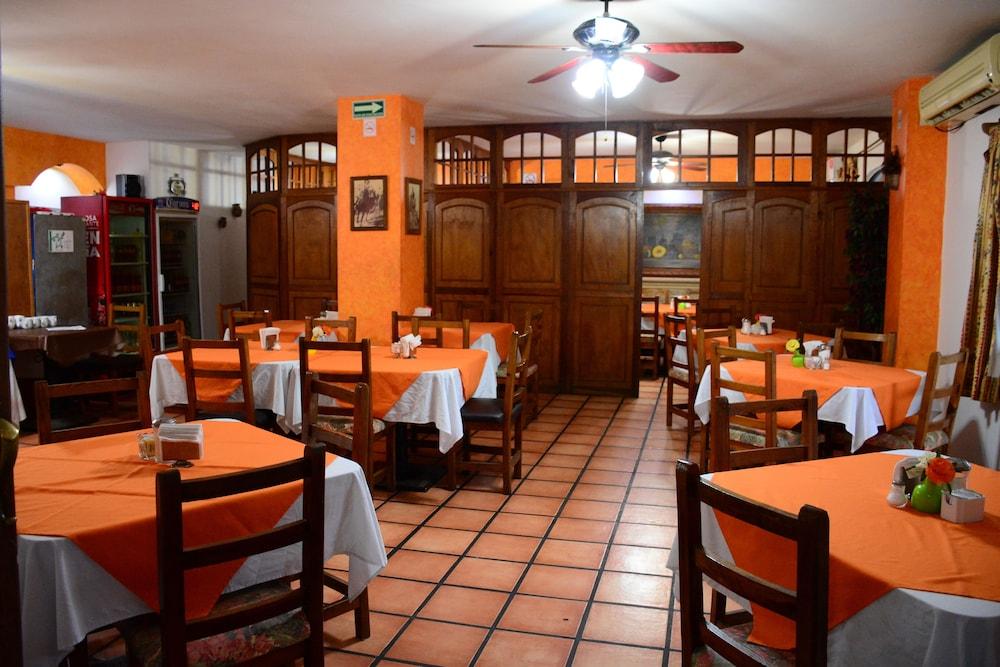 Hotel Las Fuentes Los Mochis Exterior foto