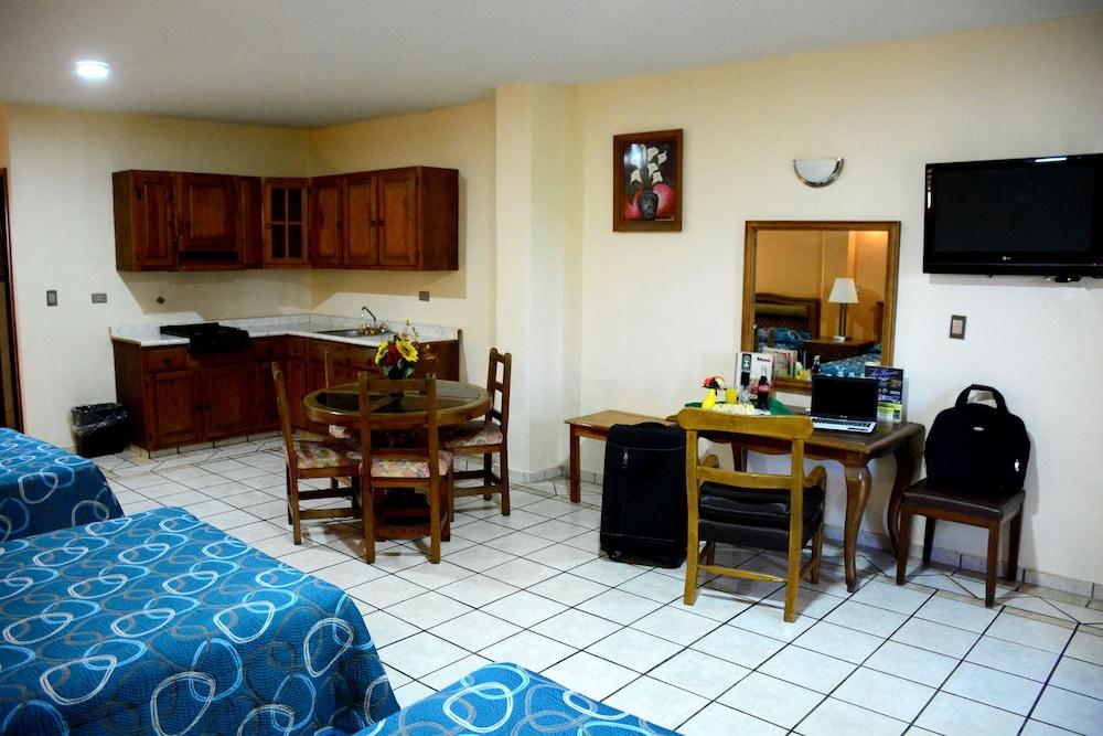 Hotel Las Fuentes Los Mochis Exterior foto