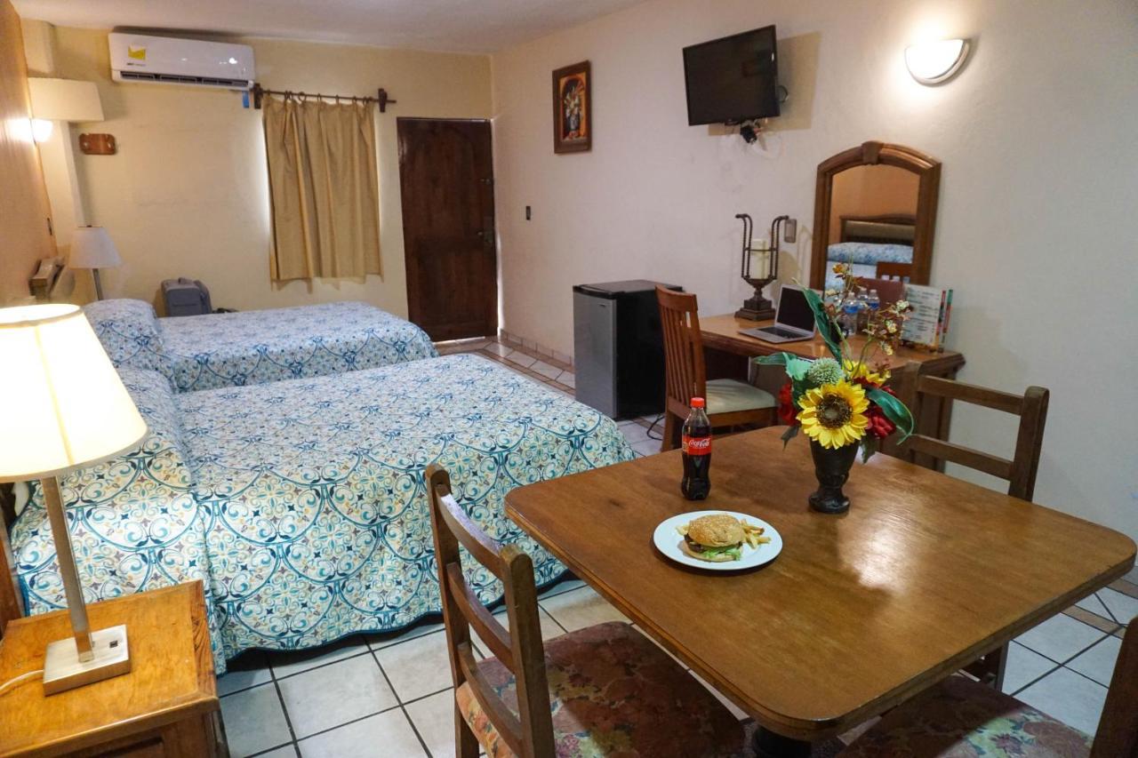 Hotel Las Fuentes Los Mochis Exterior foto