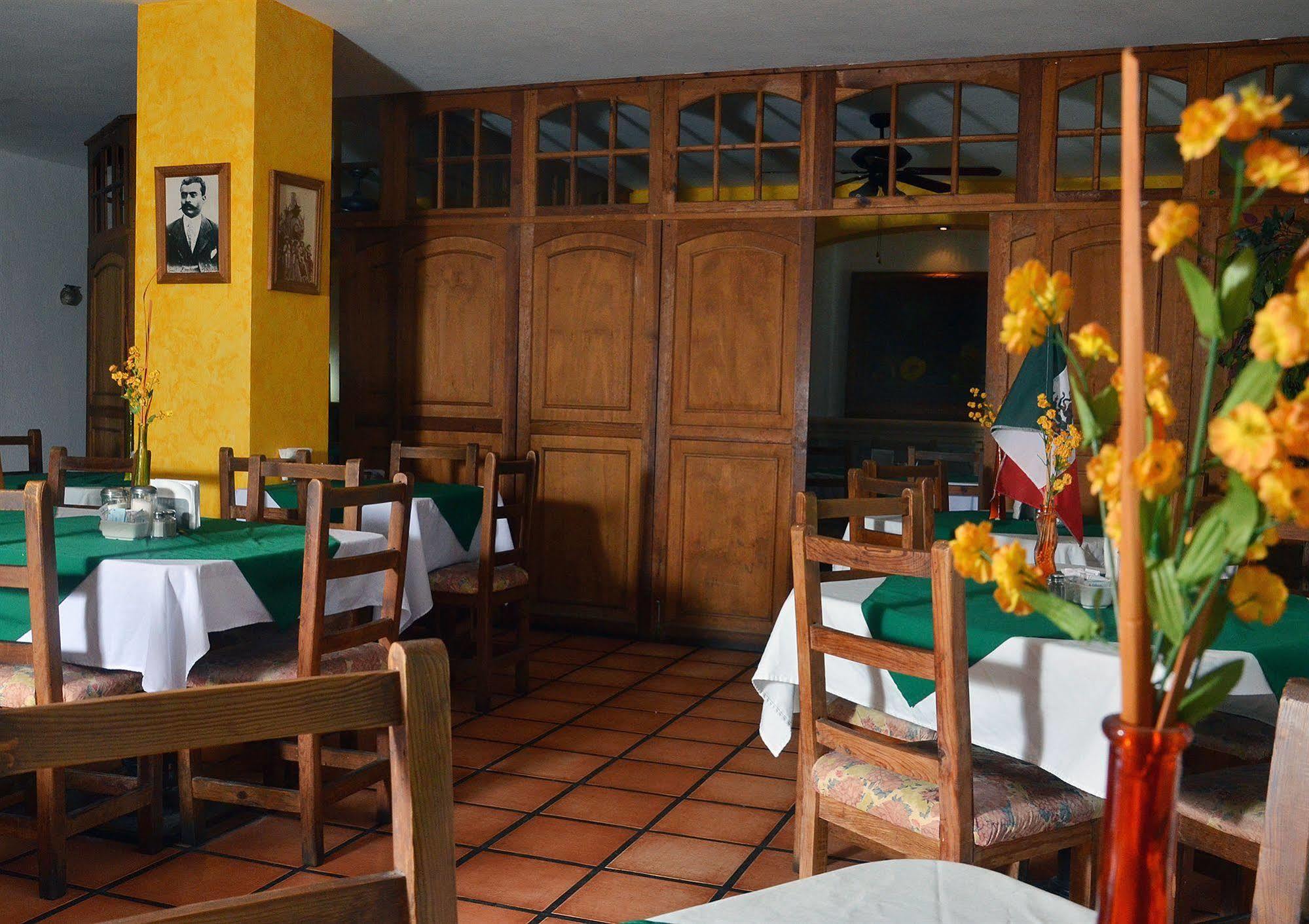 Hotel Las Fuentes Los Mochis Exterior foto