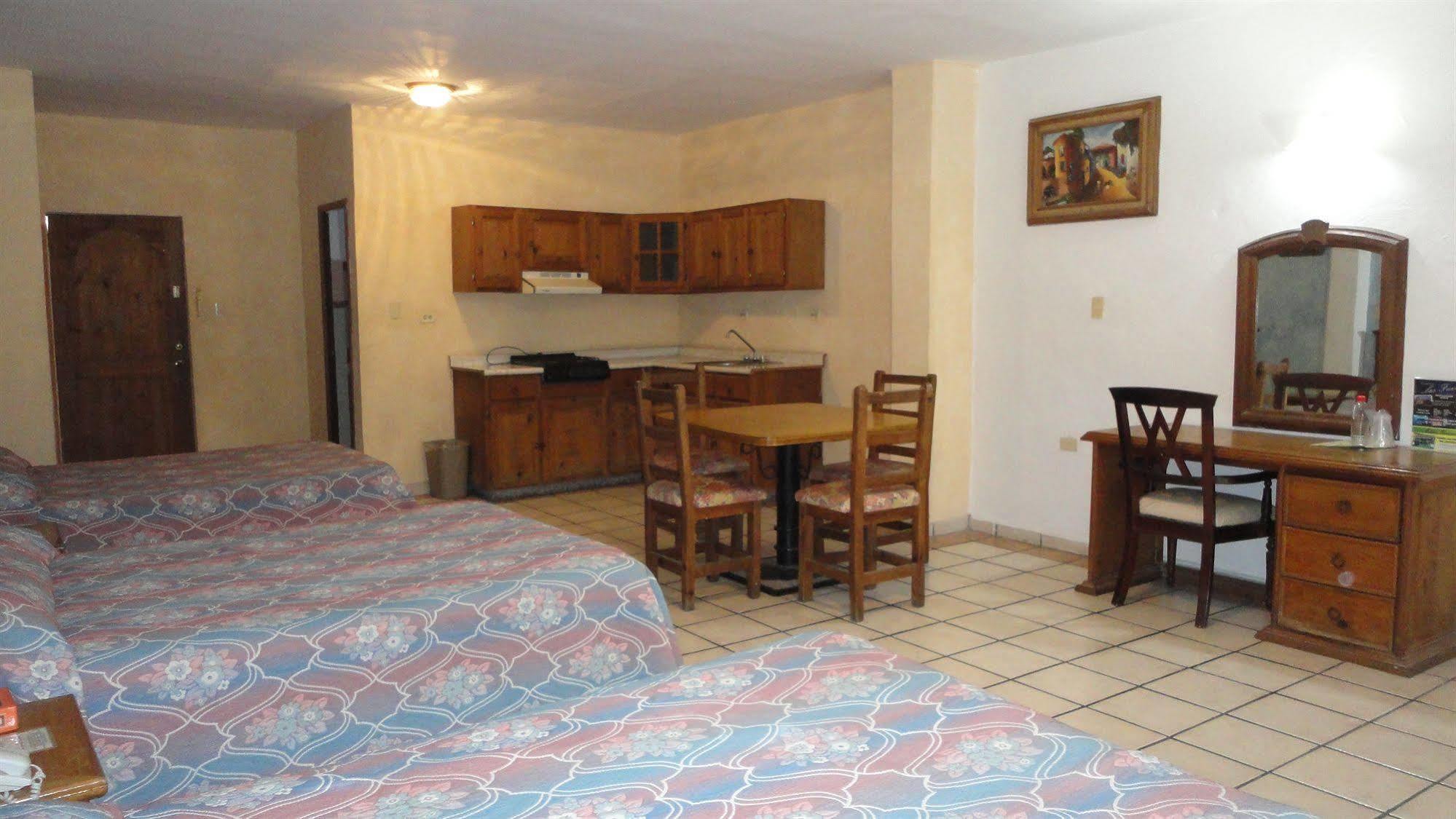 Hotel Las Fuentes Los Mochis Exterior foto