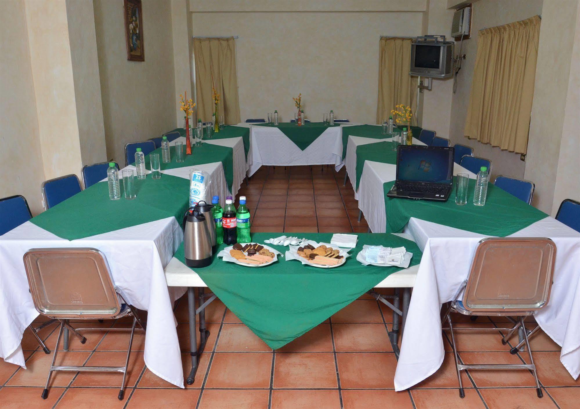 Hotel Las Fuentes Los Mochis Exterior foto